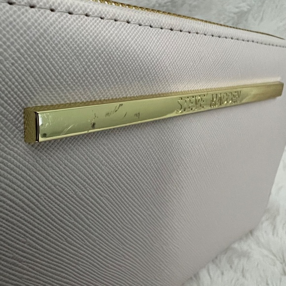 Steve Madden Light Pink Wallet/Wristlet - Picture 2 of 6
